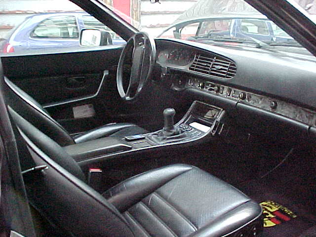 Porsche 944S2 image